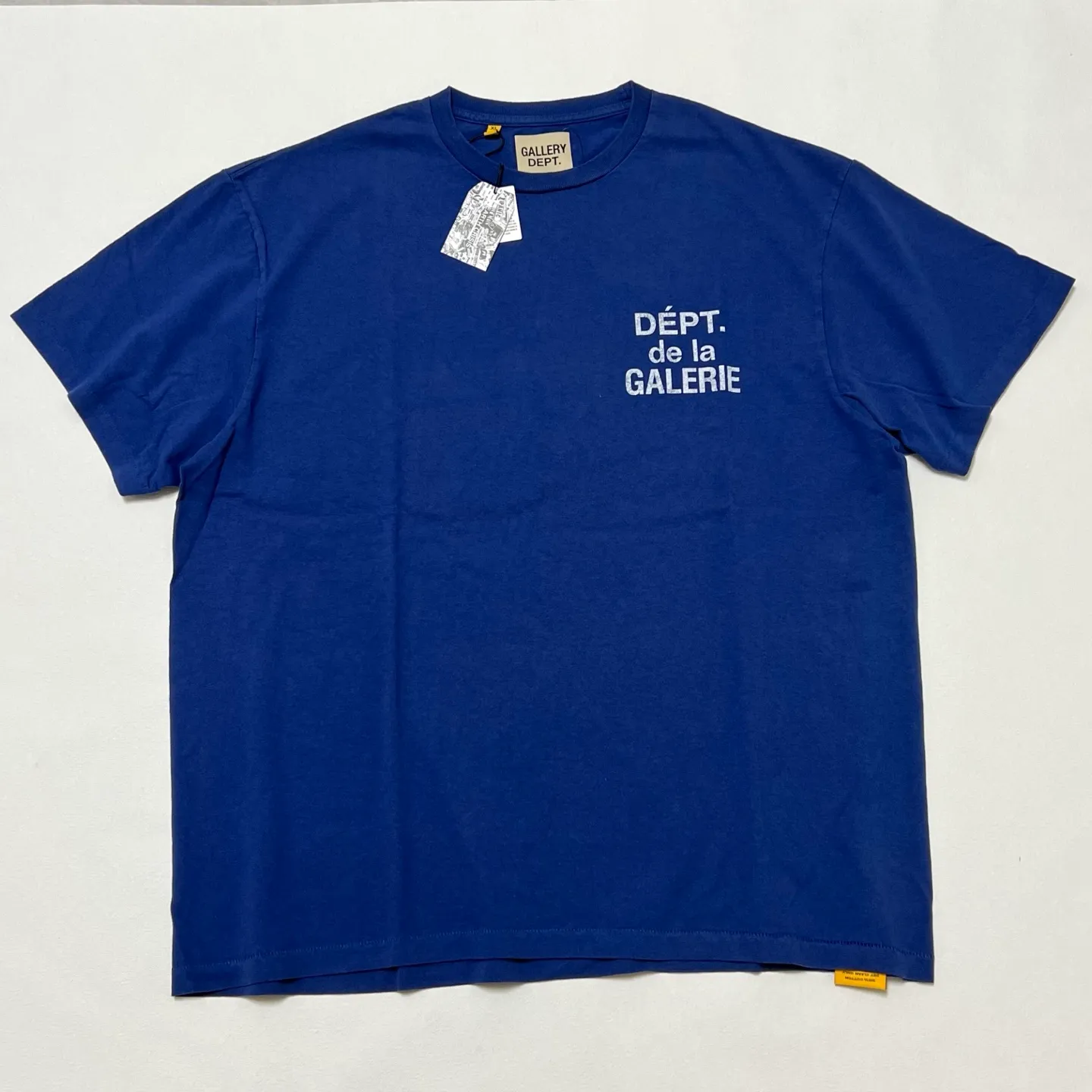 GALLERY DEPT. FRENCH TEE/NAVY New colors in stock Navy blue French LOGO short sleeves Washed blue S-XL Ready-made garments Asso special piece dyeing Rewashed water printing distressed treatment Cylindrical fabric without side seams Non-open version Original development Complete accessories/matching Details in place